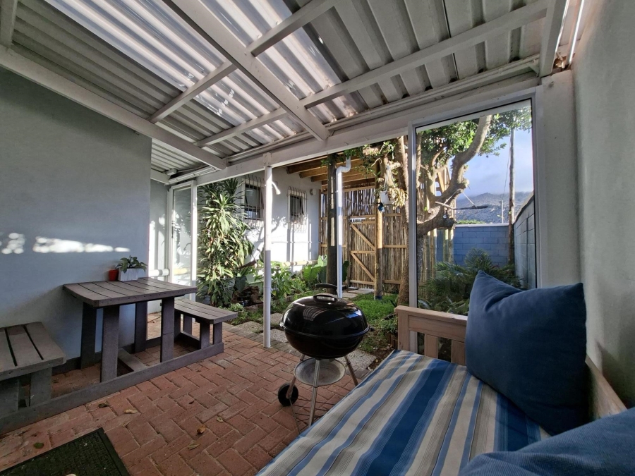 4 Bedroom Property for Sale in Pringle Bay Western Cape